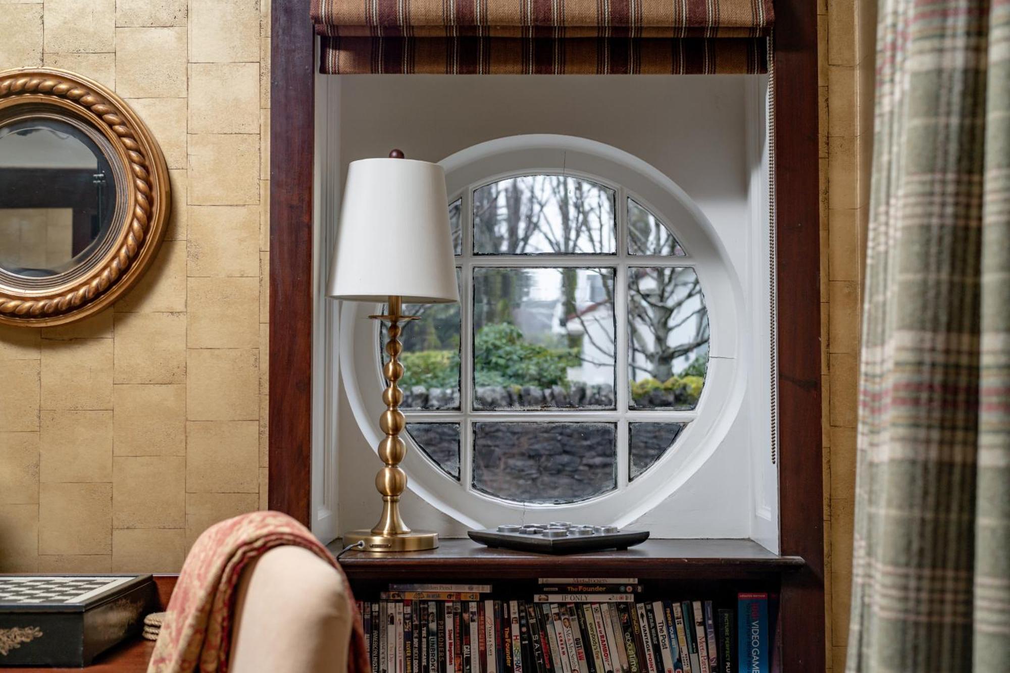 Unique Arts & Crafts Home In Auchterarder Eksteriør bilde